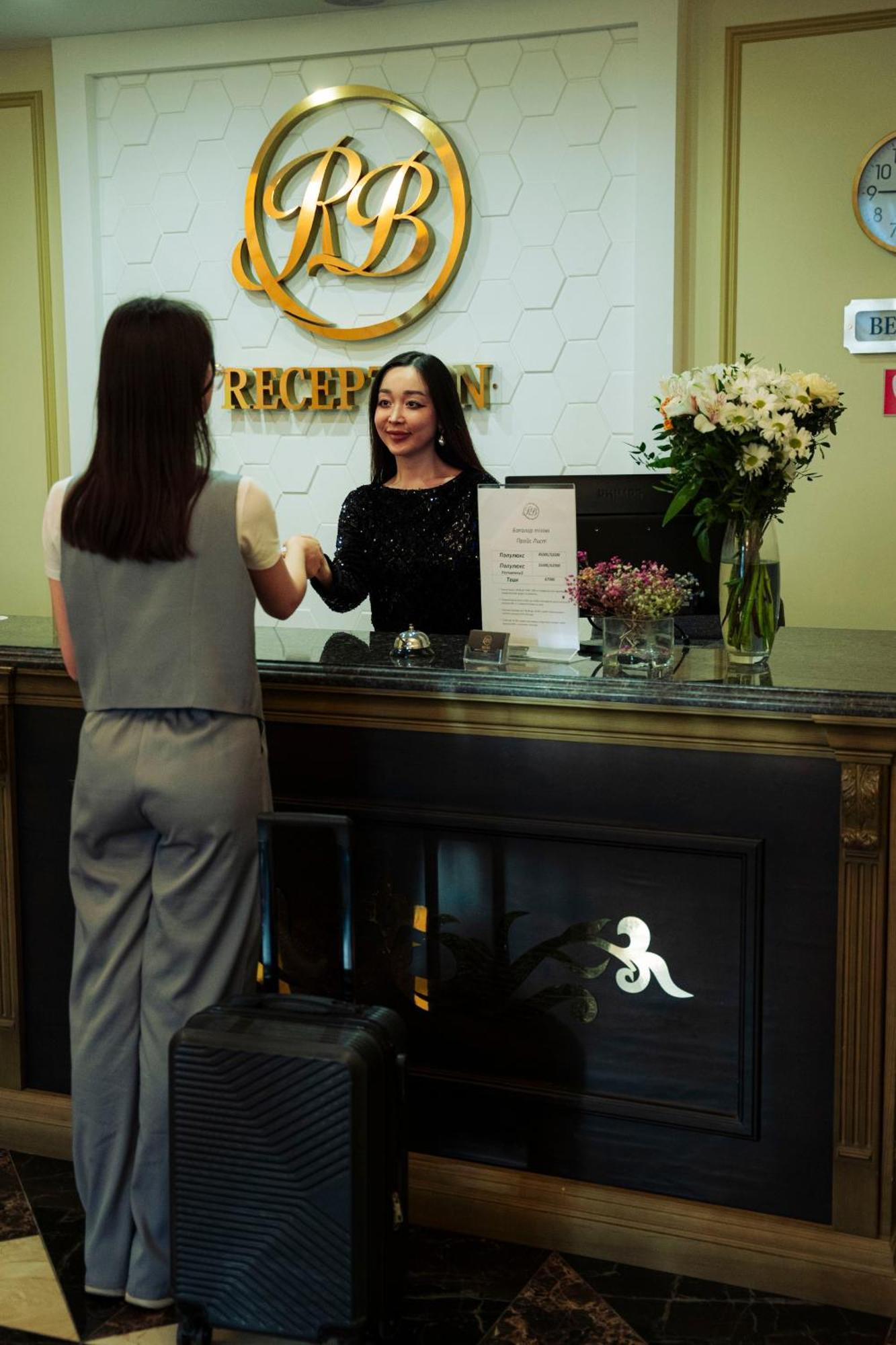 Royal Bv 호텔 Ustʼ-Kamenogorsk 외부 사진